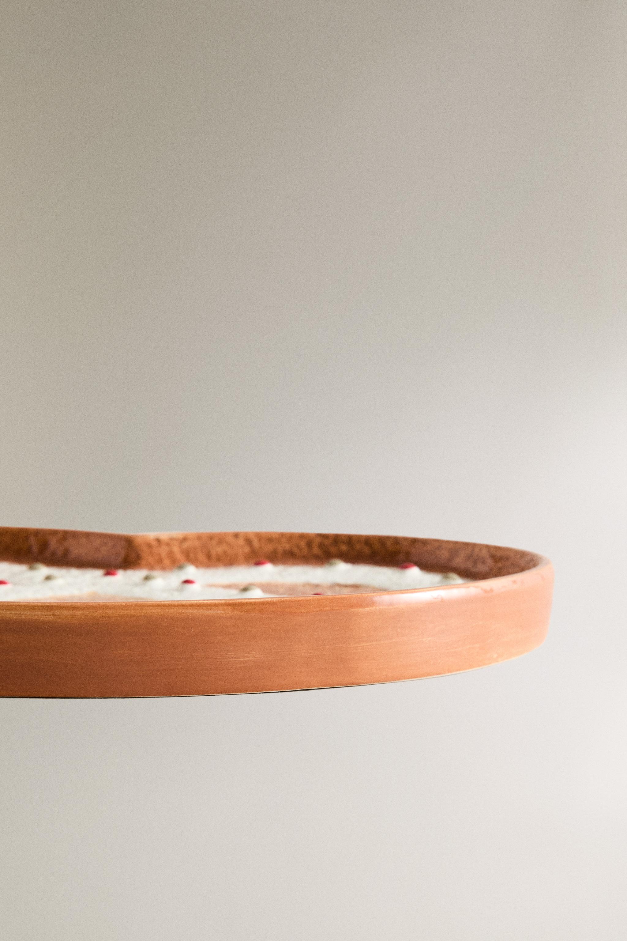 CHILDREN'S STONEWARE PRETZEL CHRISTMAS PLATE